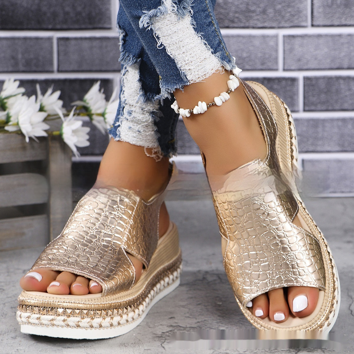 Women's Fashion Plus Size Buckle Platform Crocodile Sandals