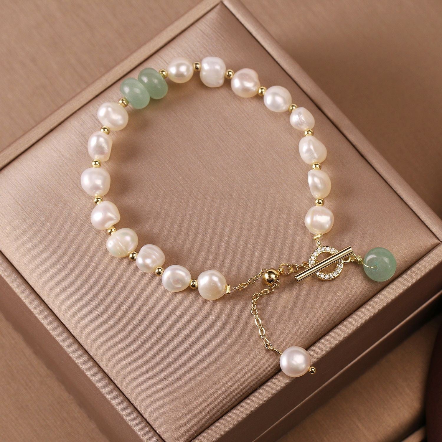 Women's Minimalist High-end Freshwater Pearl Bracelet