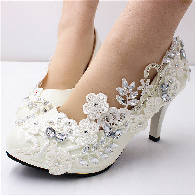 Oversized Women's White Wedding Shoes Round Toe Leather